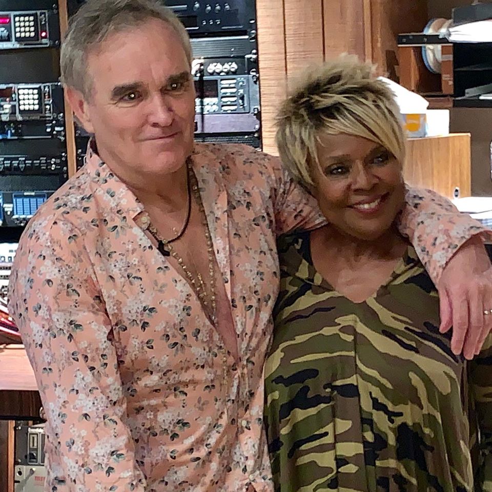 Morrissey y Thelma Houston juntos - OYR